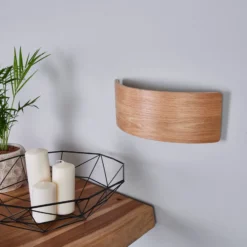 Aplique de pared LED Rafailia de Lindby, ancho 33 cm, madera, 3000 K