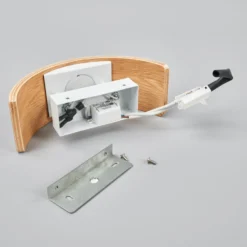 Aplique de pared LED Rafailia de Lindby, ancho 23 cm, madera, 3.000 K