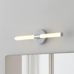 Aplique de pared LED Ramola, color cromado, ancho 45 cm, IP44, CCT
