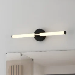 Aplique de pared LED Ramola, negra, ancho 60 cm, IP44, CCT