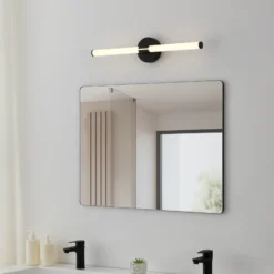 Aplique de pared LED Ramola, negra, ancho 60 cm, IP44, CCT