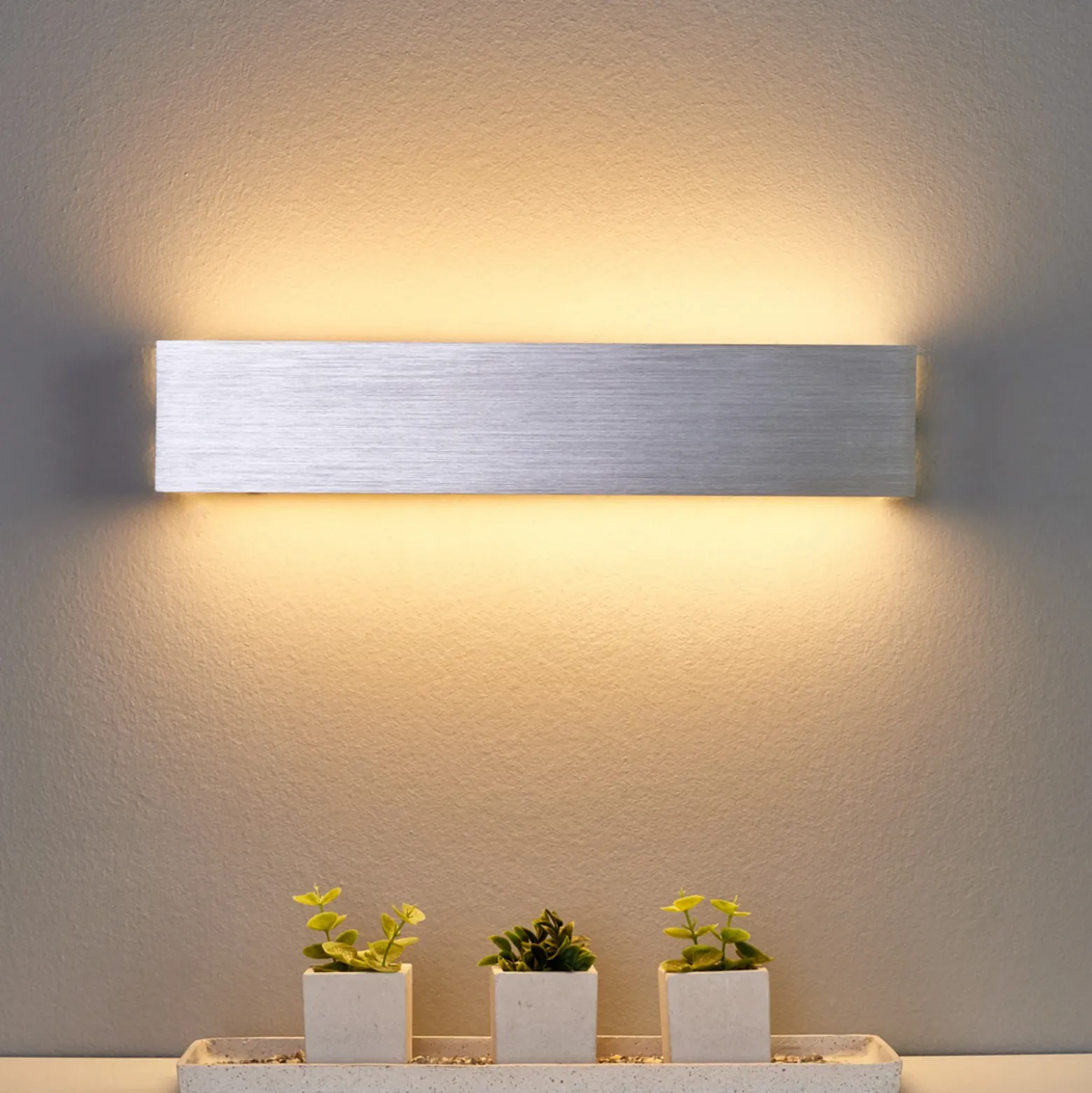 Aplique de pared LED Ranik de Lindby, 40 cm, color aluminio, metal