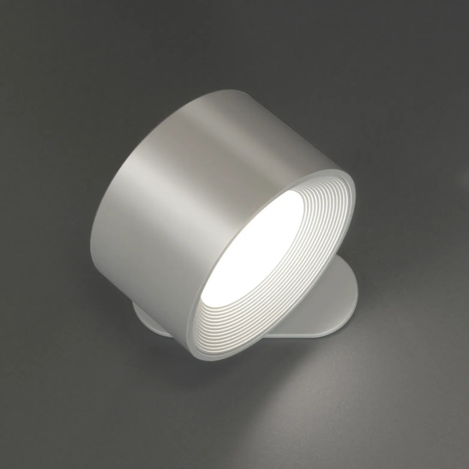 Aplique de pared LED recargable Magnetics, plateado, CCT, con imán