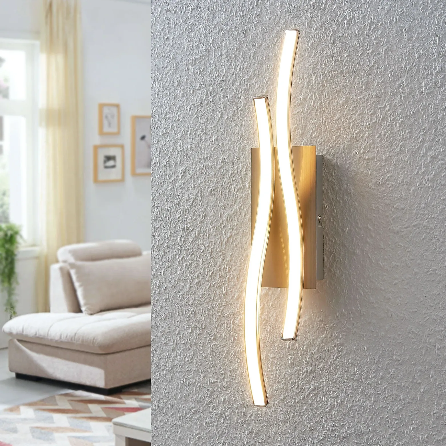 Aplique de pared LED Safia de Lindby, 45 cm, color níquel, metal