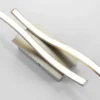 Aplique de pared LED Safia de Lindby, 45 cm, color níquel, metal