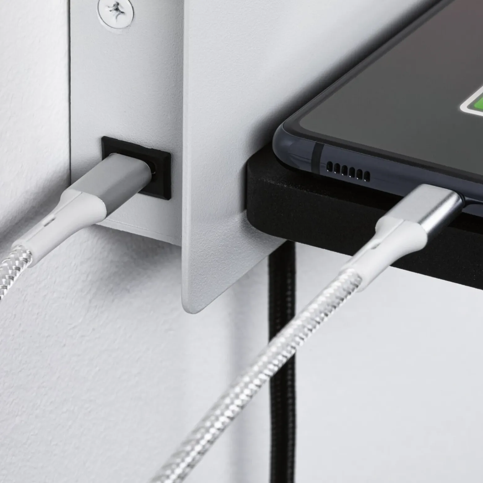 Aplique de pared LED Serra de Paulmann, izquierda, USB-C, blanco/negro