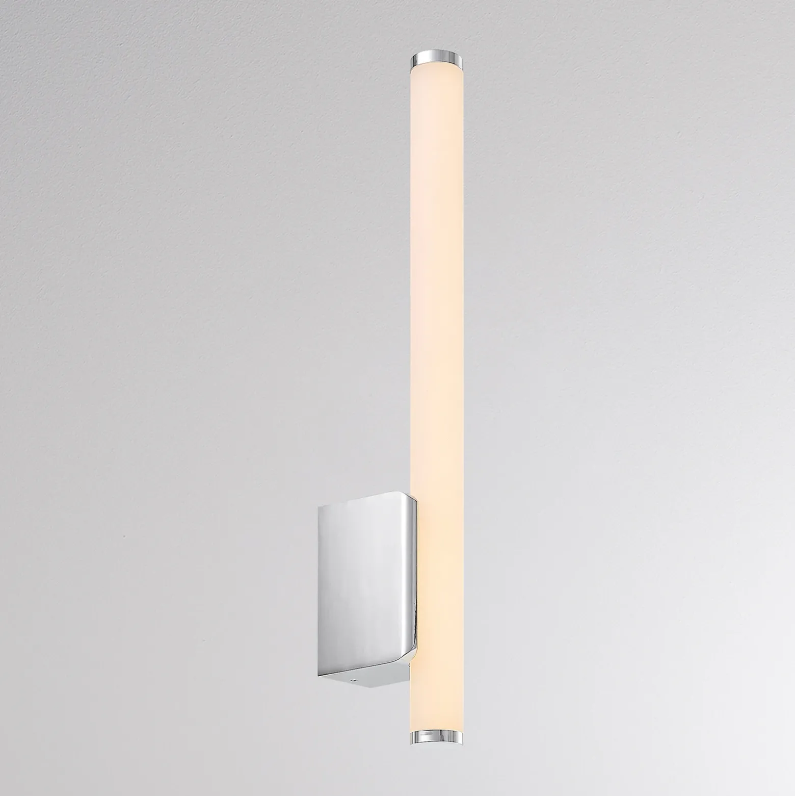Aplique de pared LED VINA UP S, color cromo, altura 40 cm, IP44 CCT