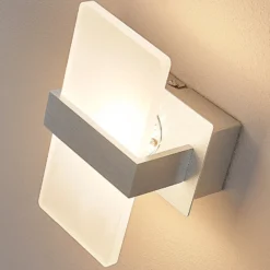 Aplique de pared LED Yorick de Lindby, 18 cm, aluminio/blanco con interruptor