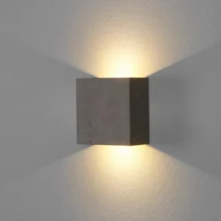 Aplique de pared LED Yva de Lindby, gris, hormigón, 13 x 13 cm, arriba/abajo