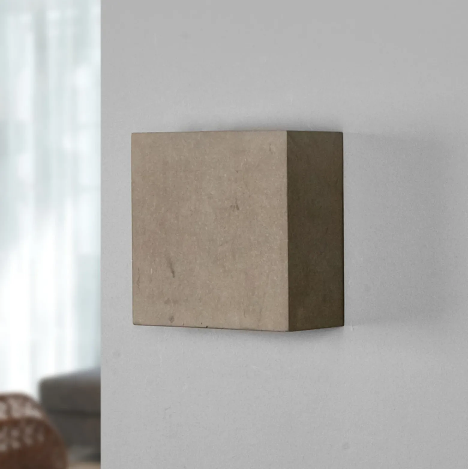 Aplique de pared LED Yva de Lindby, gris, hormigón, 13 x 13 cm, arriba/abajo