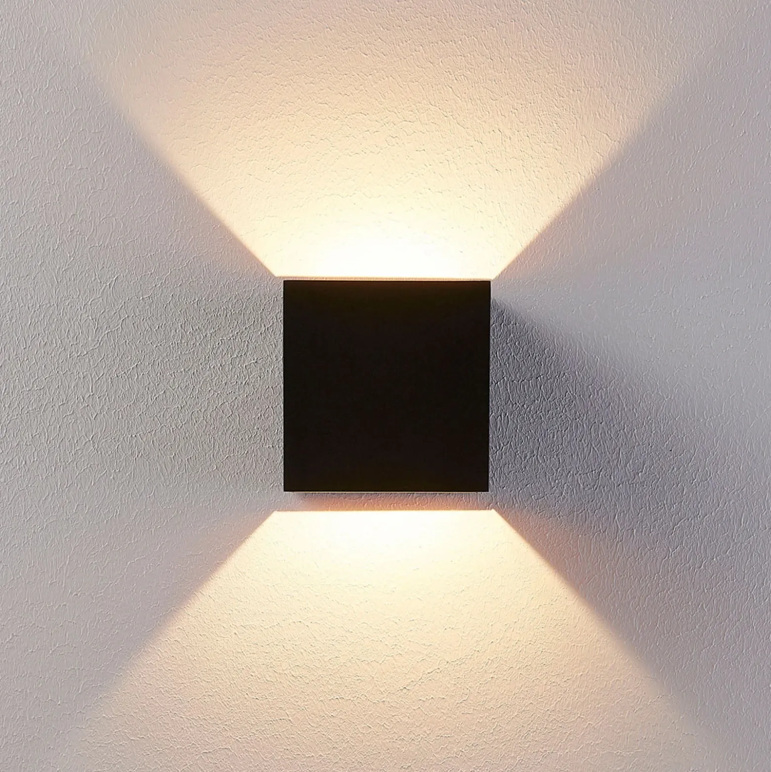 Aplique de pared LED Zuzana de Arcchio, angular, negro, 10 cm de ancho