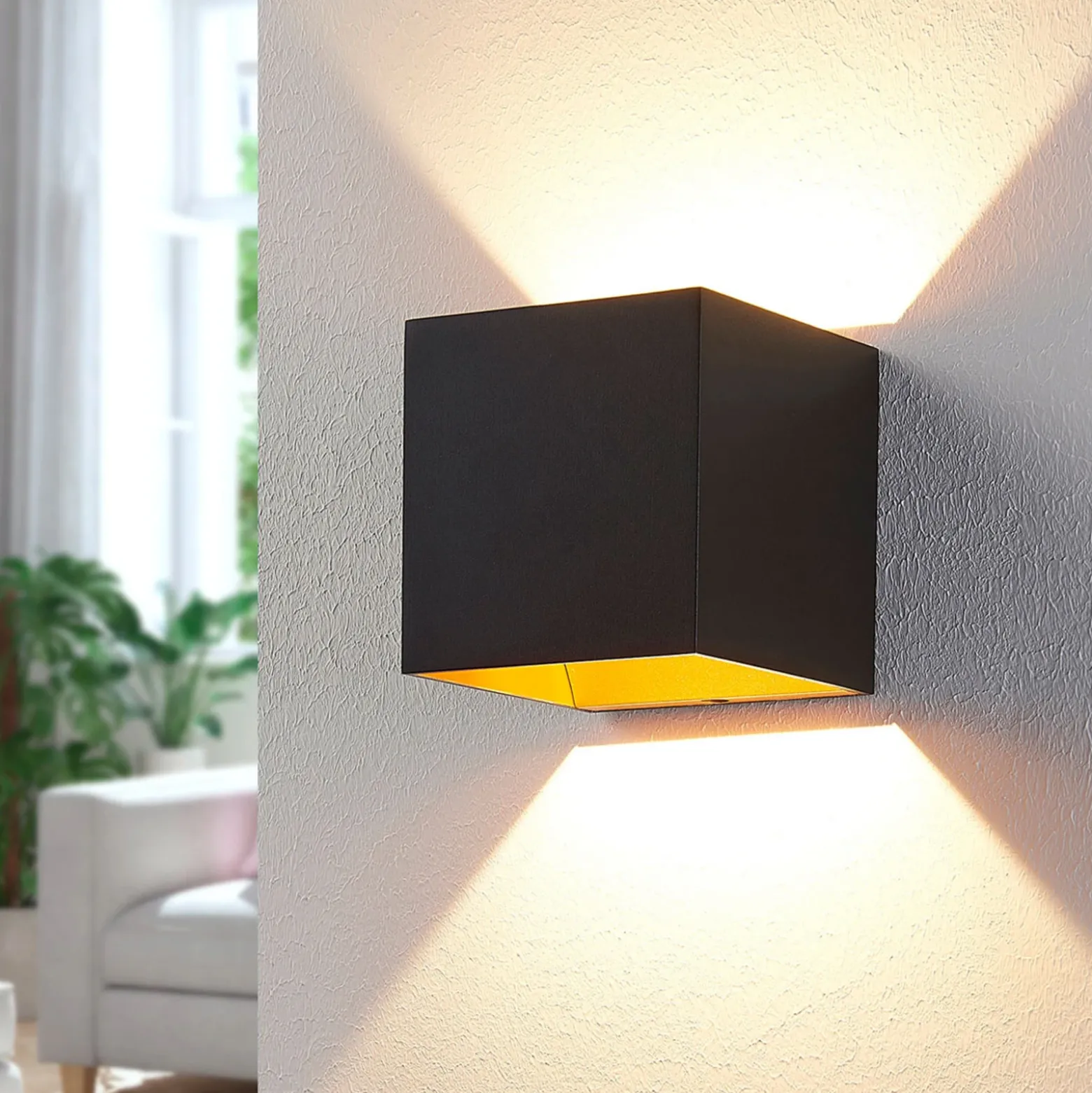 Aplique de pared LED Zuzana de Arcchio, angular, negro, 10 cm de ancho