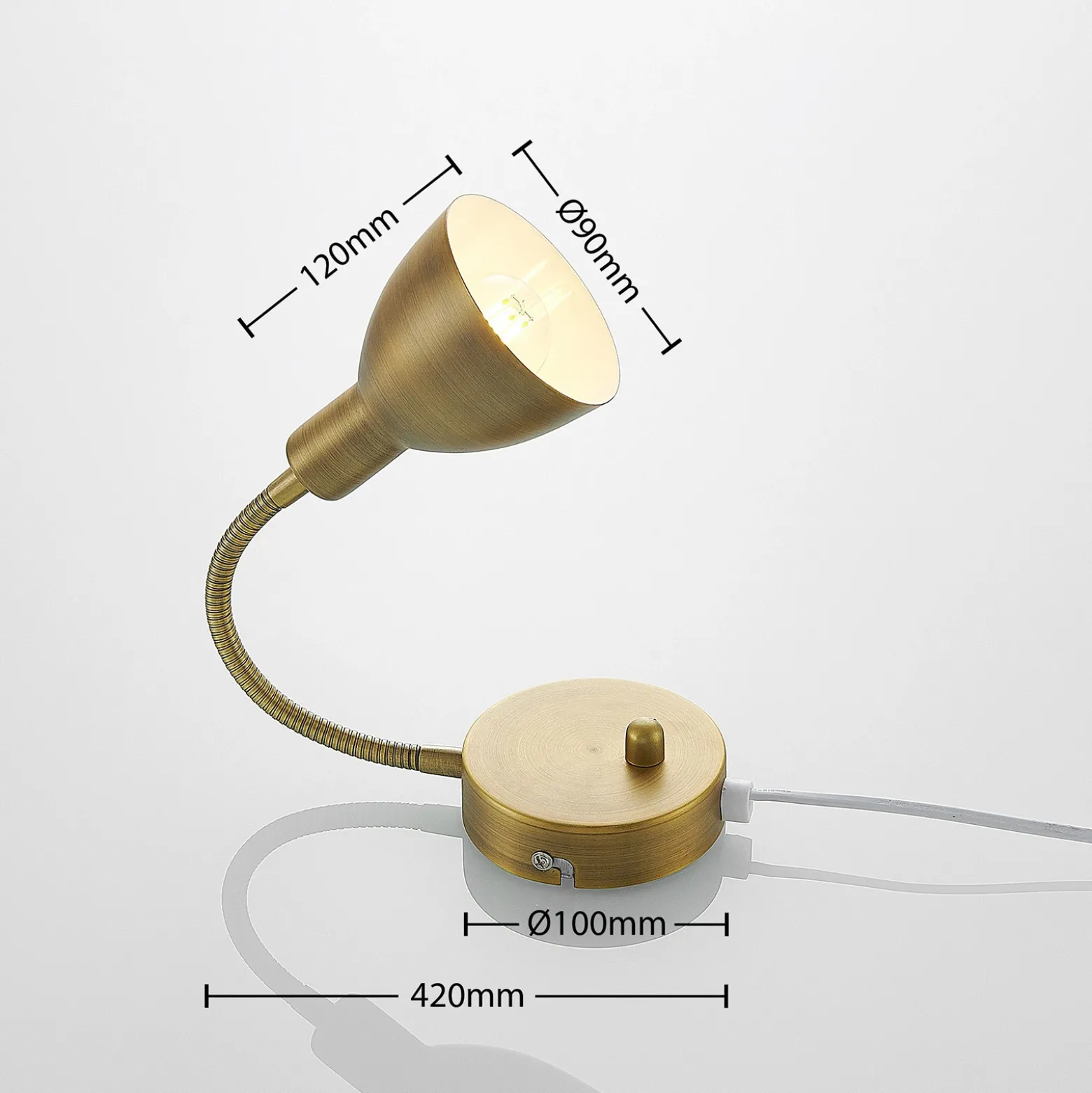 Aplique de pared Lindby Amrei, latón envejecido, 42 cm, enchufable, atenuable