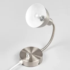 Aplique de pared Lindby Amrei, color níquel, 42cm, enchufe, atenuable