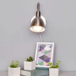 Aplique de pared Lindby Amrei, color níquel, 42cm, enchufe, atenuable