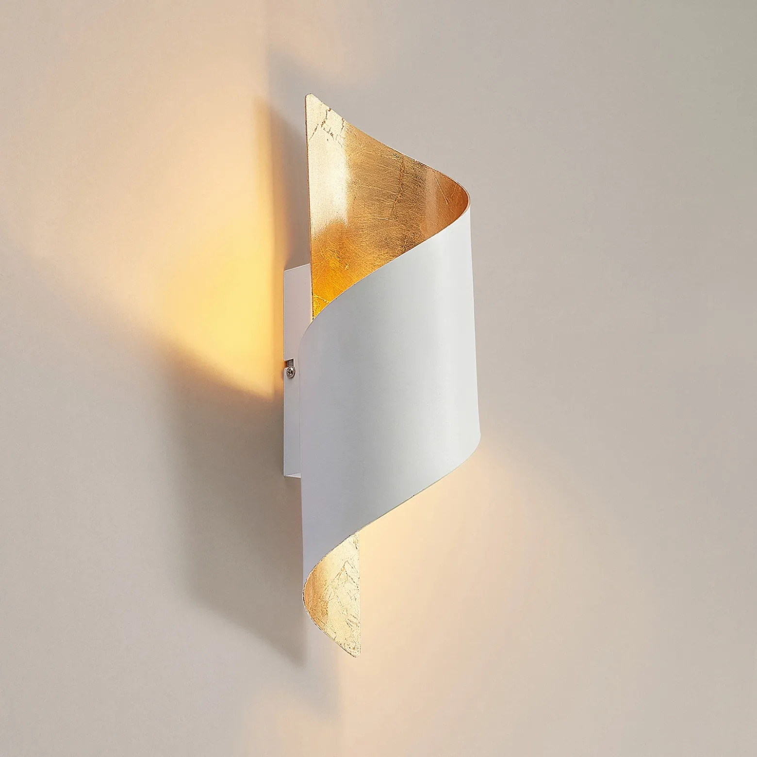 Aplique de pared Lindby Desirio, blanco/oro, 35cm, metal