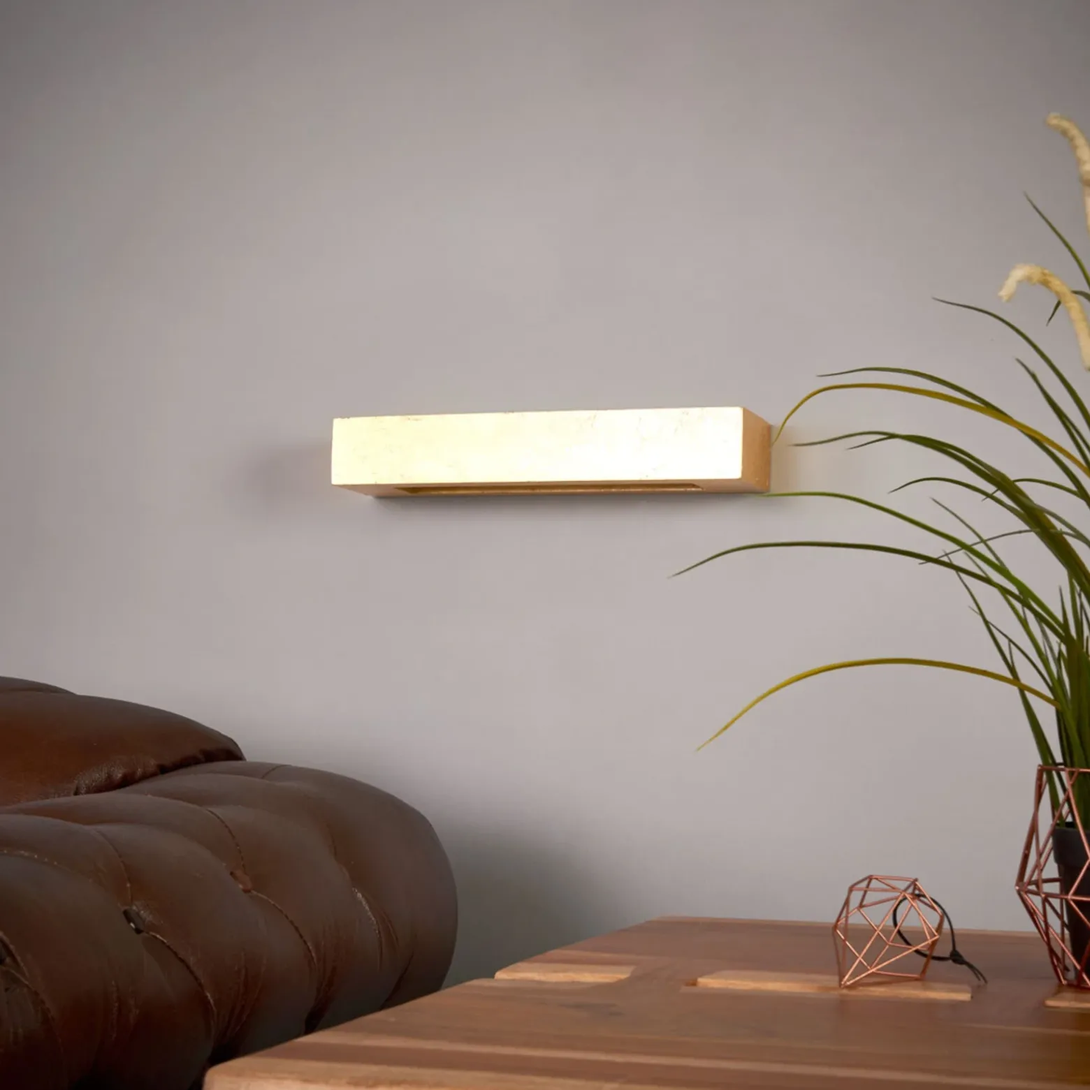 Aplique de pared Lindby Emina, dorado, escayola, 36cm, E14