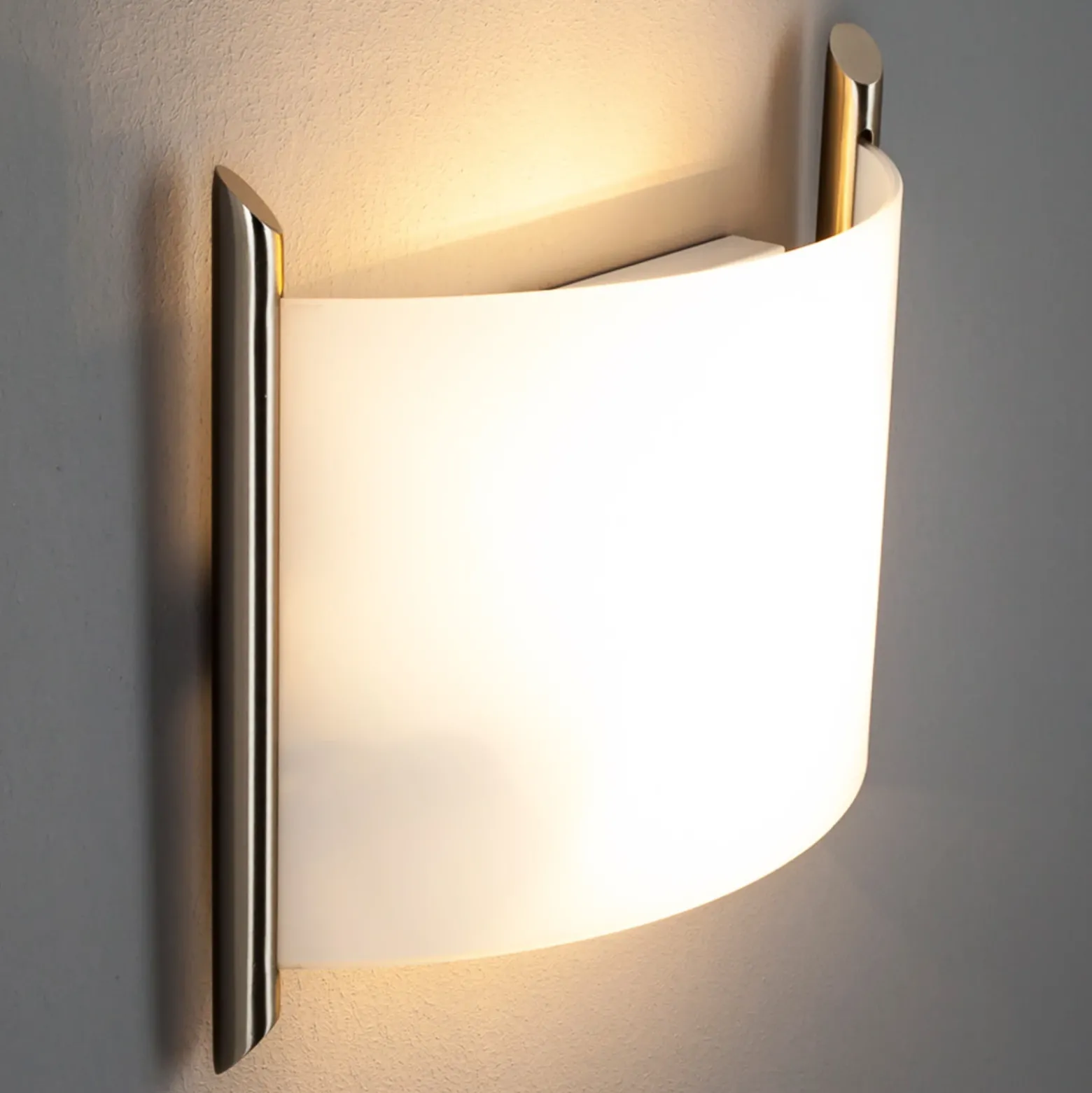 Aplique de pared Lindby Filippa, 31 cm, níquel, cristal, E27