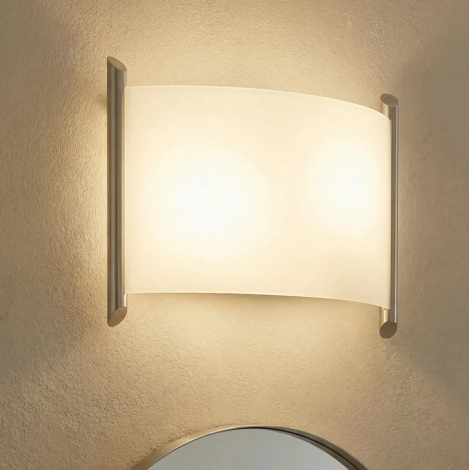 Aplique de pared Lindby Filippa, 31 cm, níquel, cristal, E27