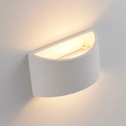 Aplique de pared Lindby Heiko, arriba/abajo, escayola, blanco, altura 12 cm