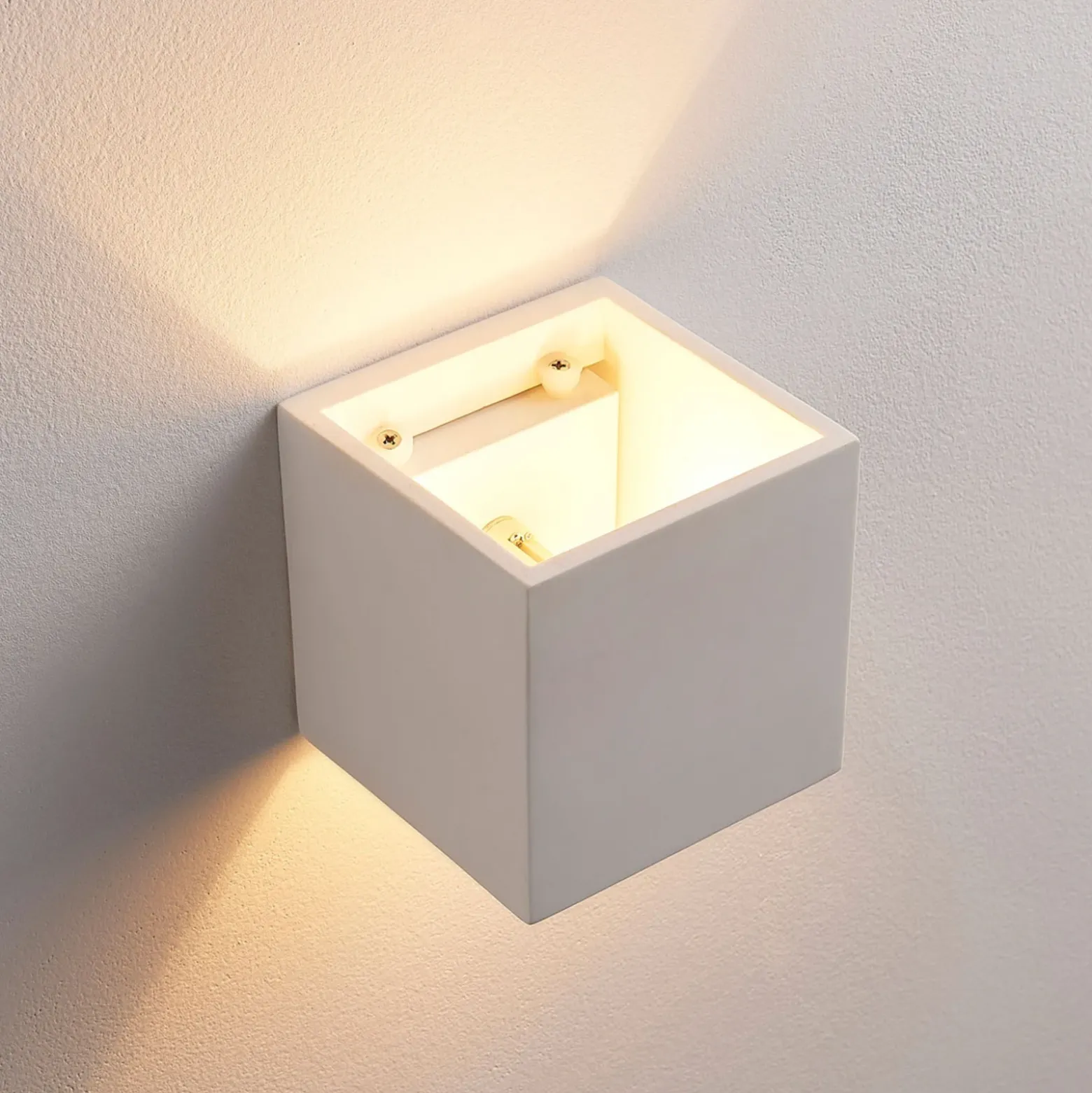 Aplique de pared Lindby Kay, blanco, escayola, 11,5 x 11,5 cm