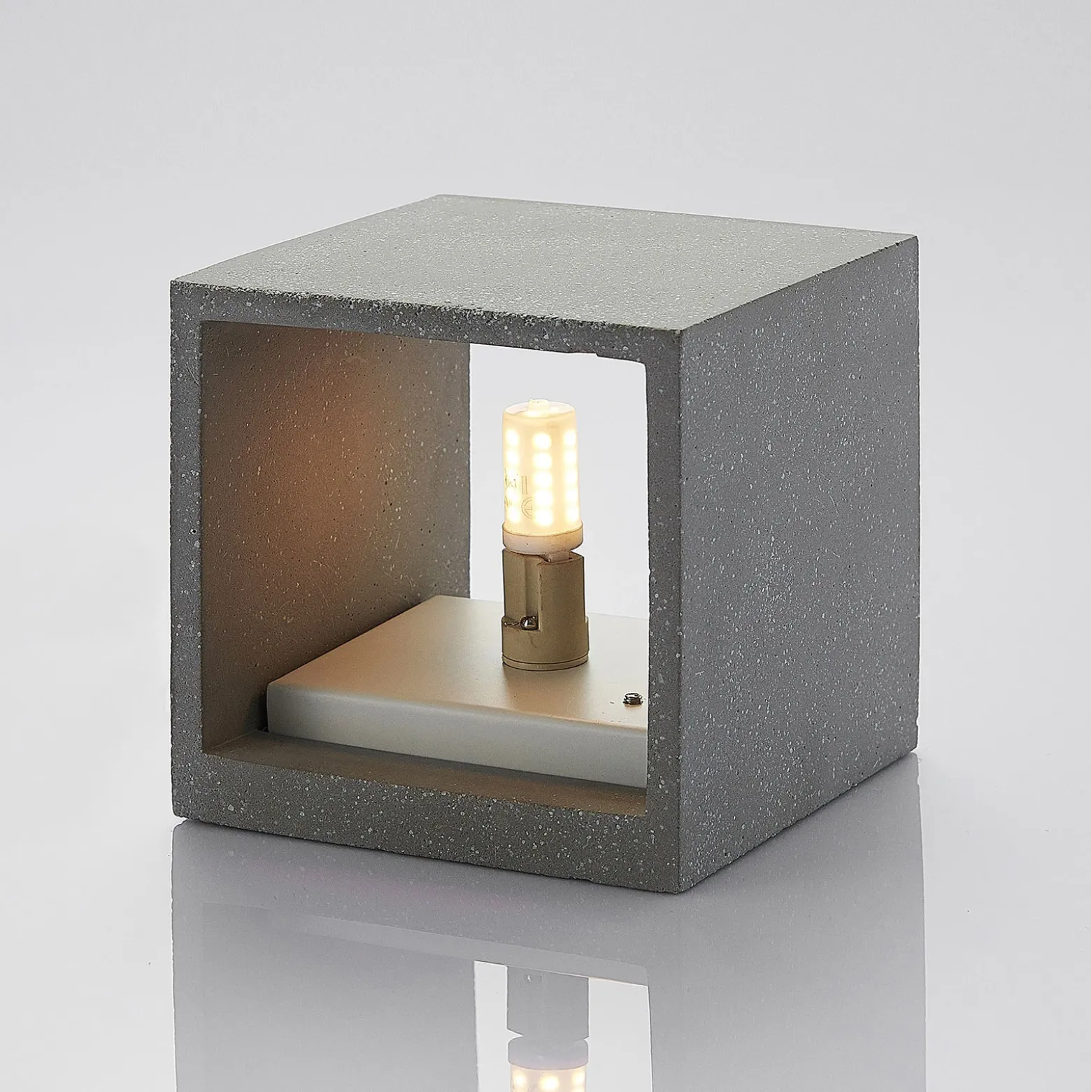 Aplique de pared Lindby Nellie, gris, hormigón, 11,5 cm de ancho