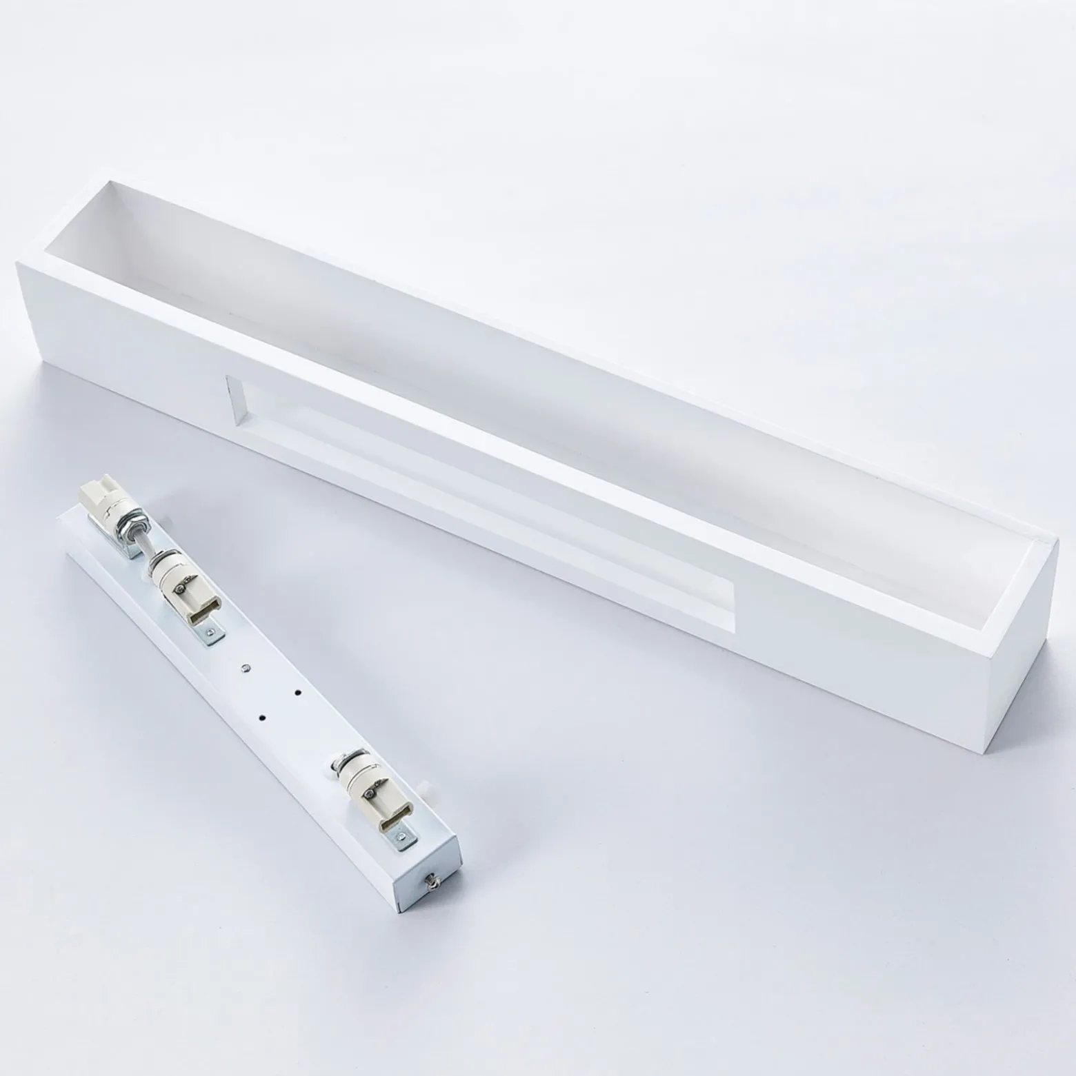 Aplique de pared Lindby Santino, 51 cm, escayola, G9, pintable
