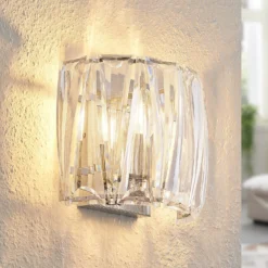 Aplique de pared Lindby Sofia, transparente, acrílico, 23cm