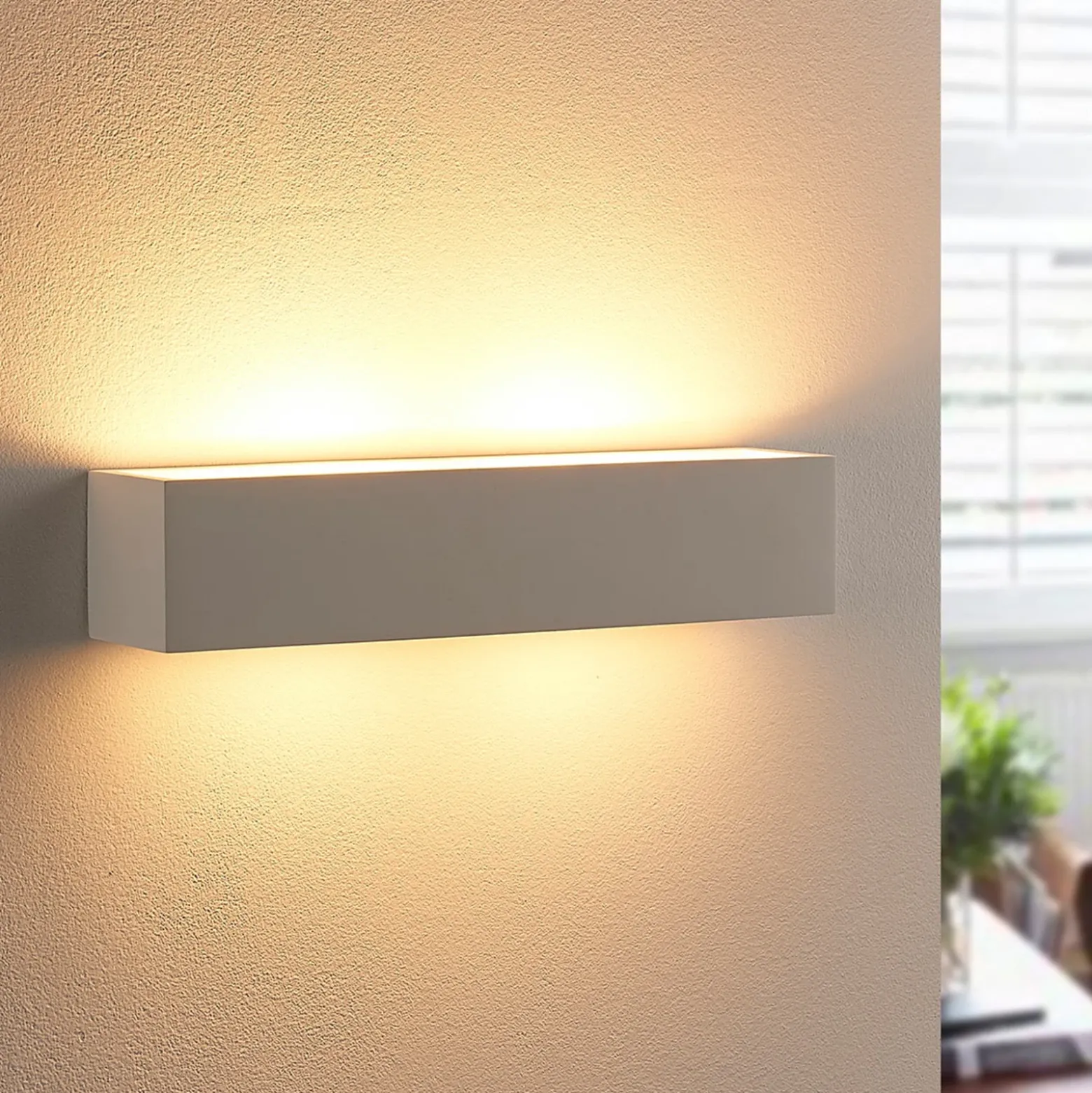 Aplique de pared Lindby Tjada, 35 cm, blanco, escayola, G9, pintable