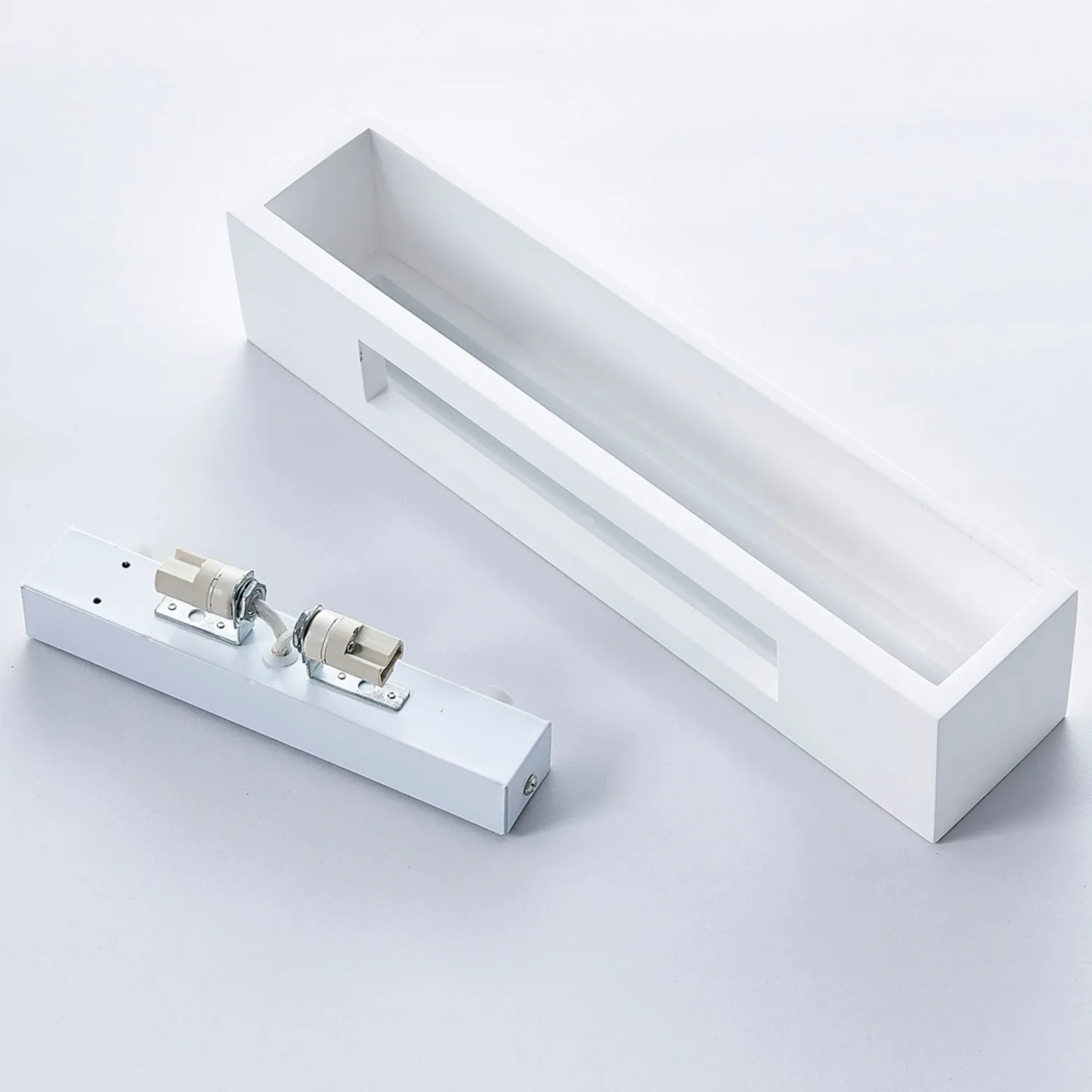Aplique de pared Lindby Tjada, 35 cm, blanco, escayola, G9, pintable