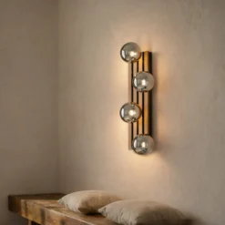 Aplique de pared Lindby Woodora, madera, vidrio, gris humo, 4 luces
