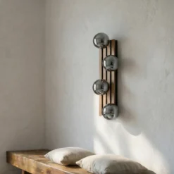 Aplique de pared Lindby Woodora, madera, vidrio, gris humo, 4 luces