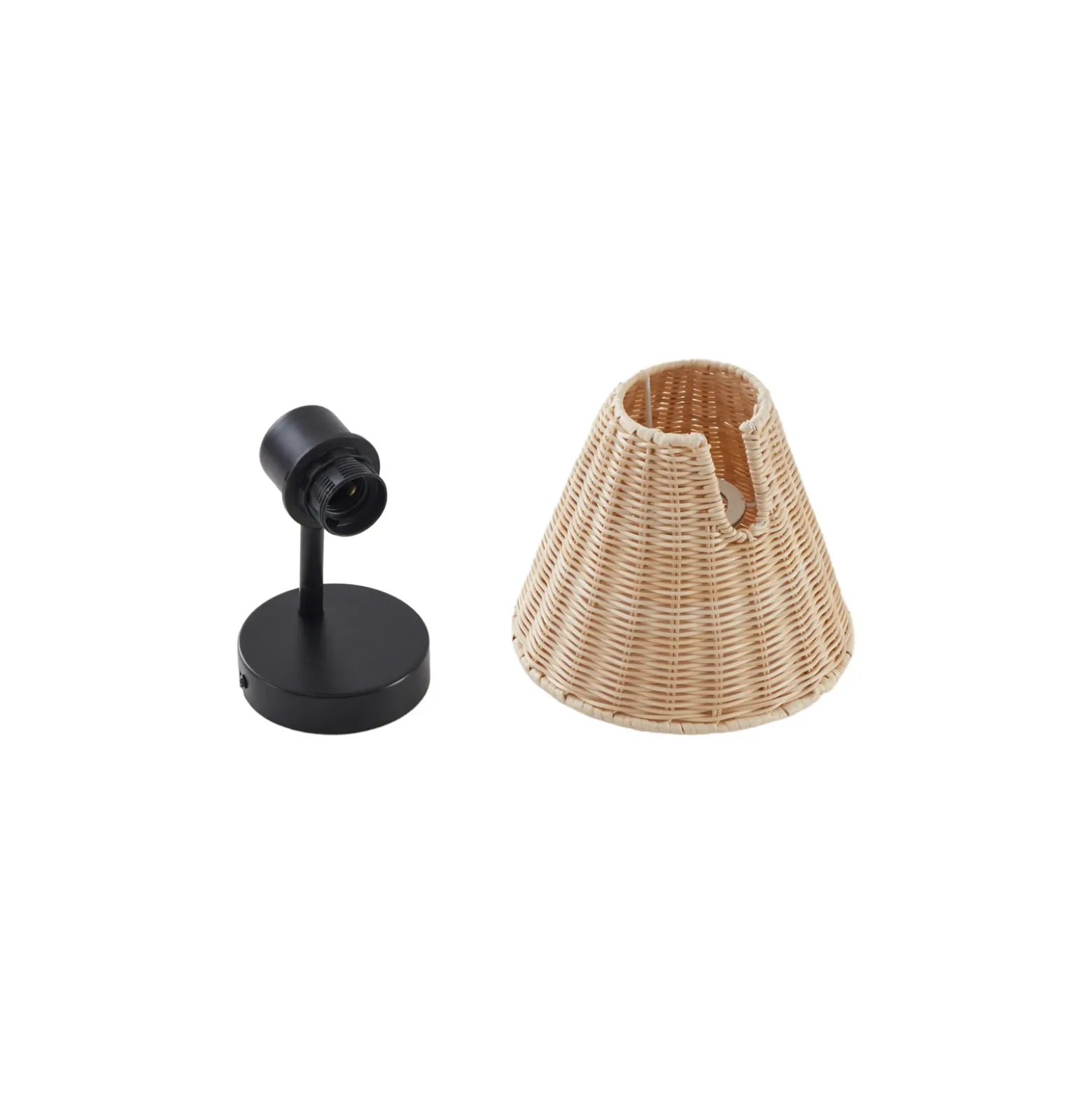 Aplique de pared Lindby Zyralia, color madera, ratán, altura 19,5 cm