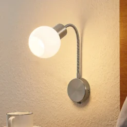 Aplique de pared Lioma de Lindby con brazo flexible, níquel