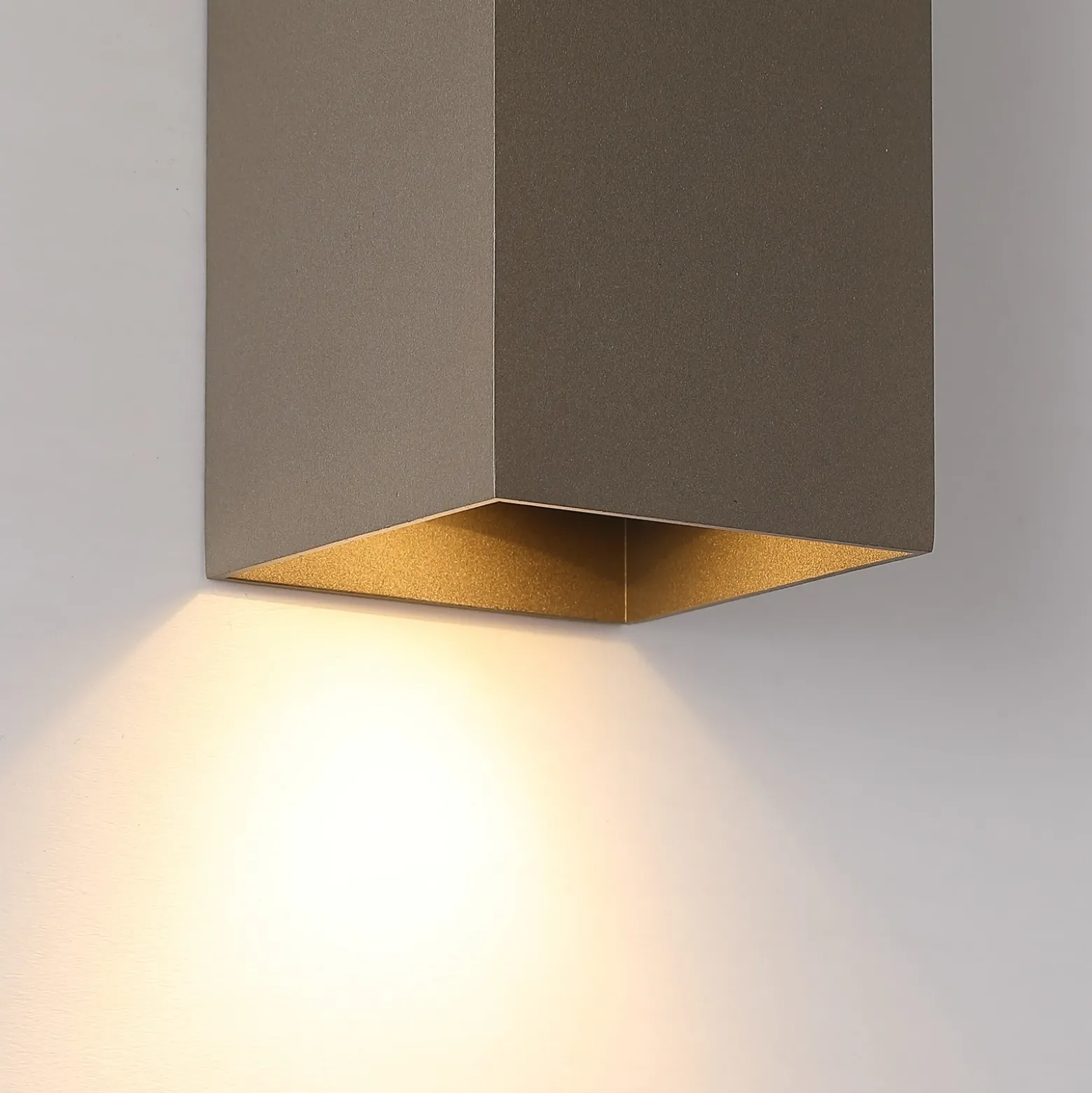 Aplique de pared London Square, marrón, altura 15 cm, metal, 2 luces.
