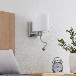 Aplique de pared Lucande Brinja, 45 cm, orientable, brazo de lectura, E27