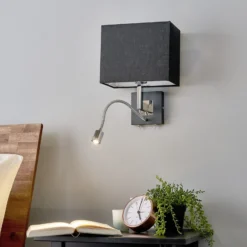Aplique de pared Lucande Rebekka, 31 cm, negro, brazo de lectura LED