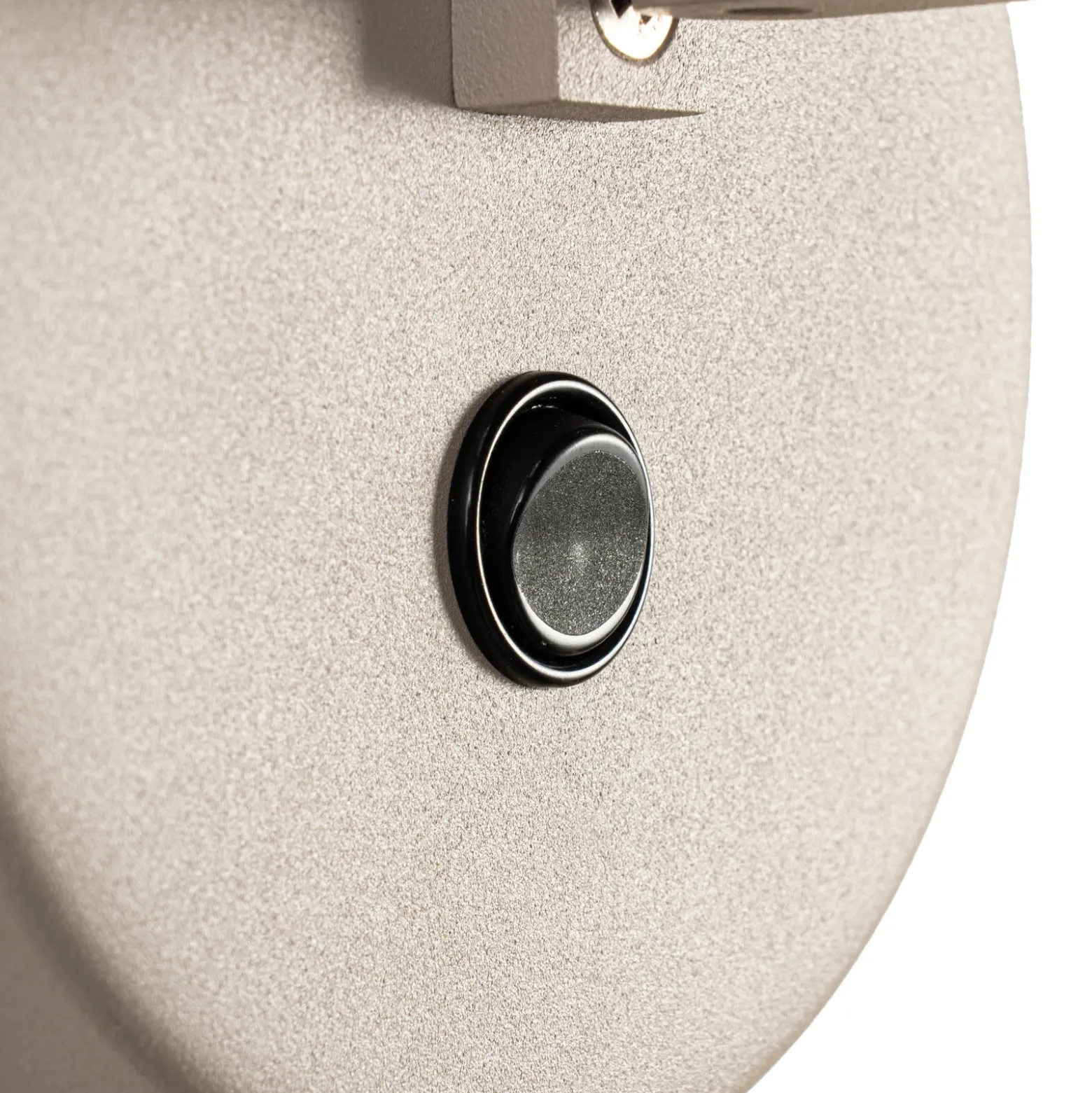 Aplique de pared Lucande Silka, 14 cm, beige, flexible, enchufe