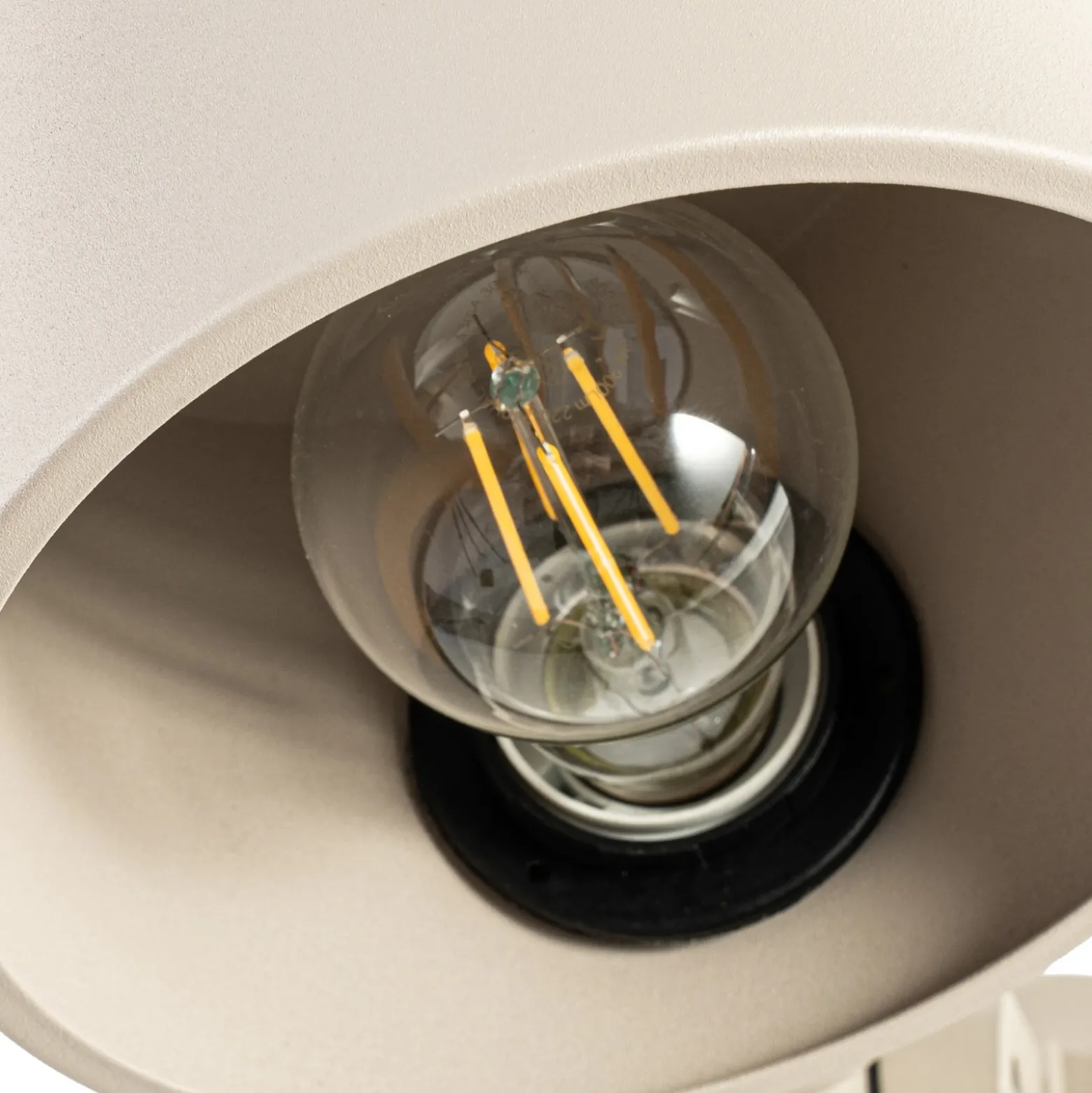 Aplique de pared Lucande Silka, 14 cm, beige, flexible, enchufe