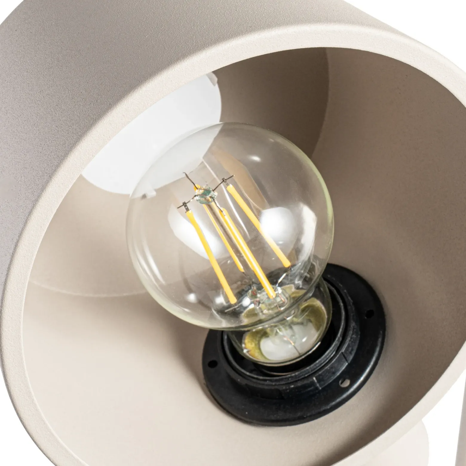 Aplique de pared Lucande Silka, 91 cm, beige, regulable, E27
