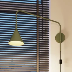 Aplique de pared LYS, verde oliva, Ø 14 cm, metal, enchufe, E14