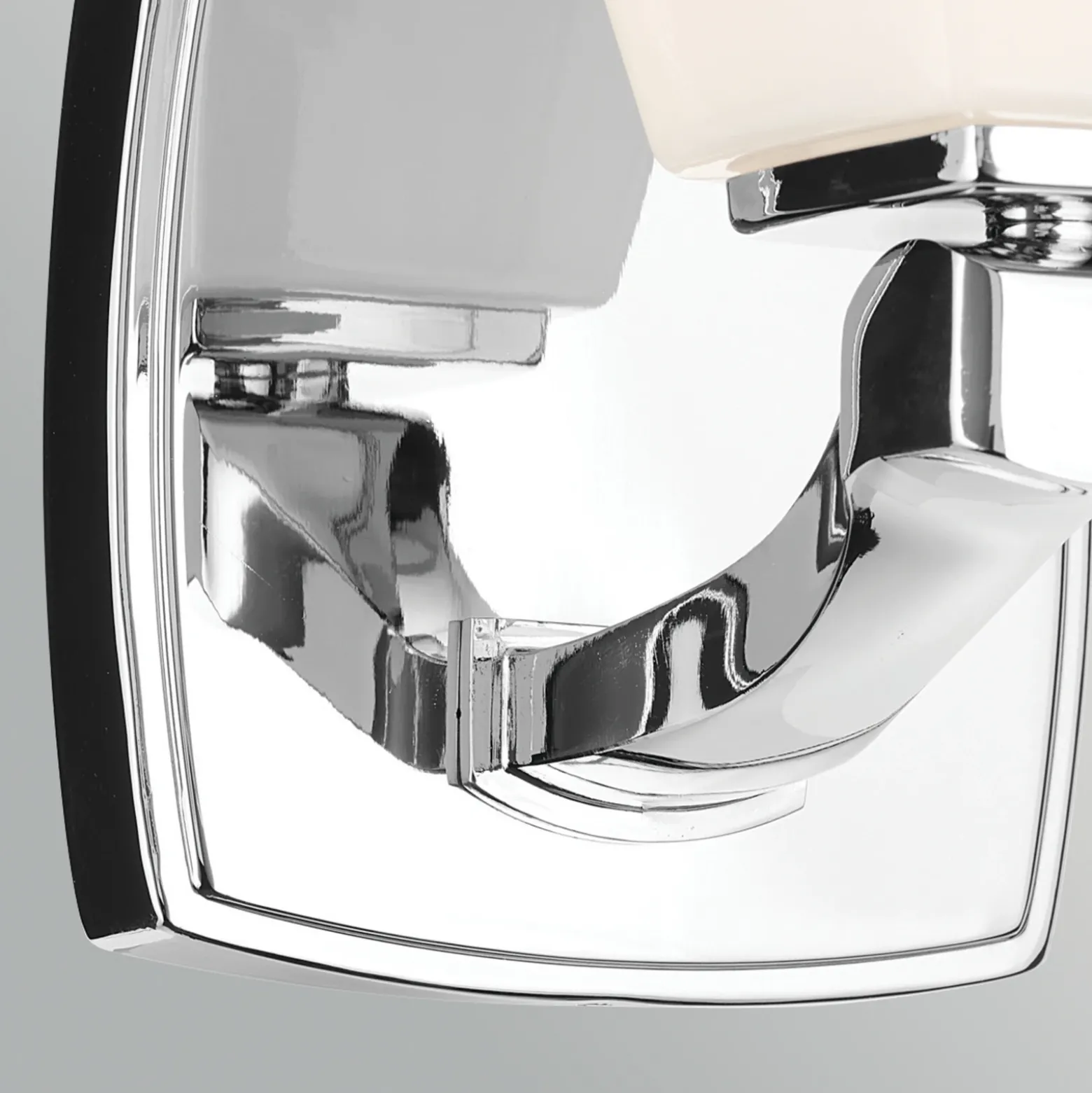 Aplique de pared Marant, cromo/ópal, altura 24 cm, IP44, LED G9
