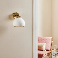 Aplique de pared Mina, latón, ancho 18 cm