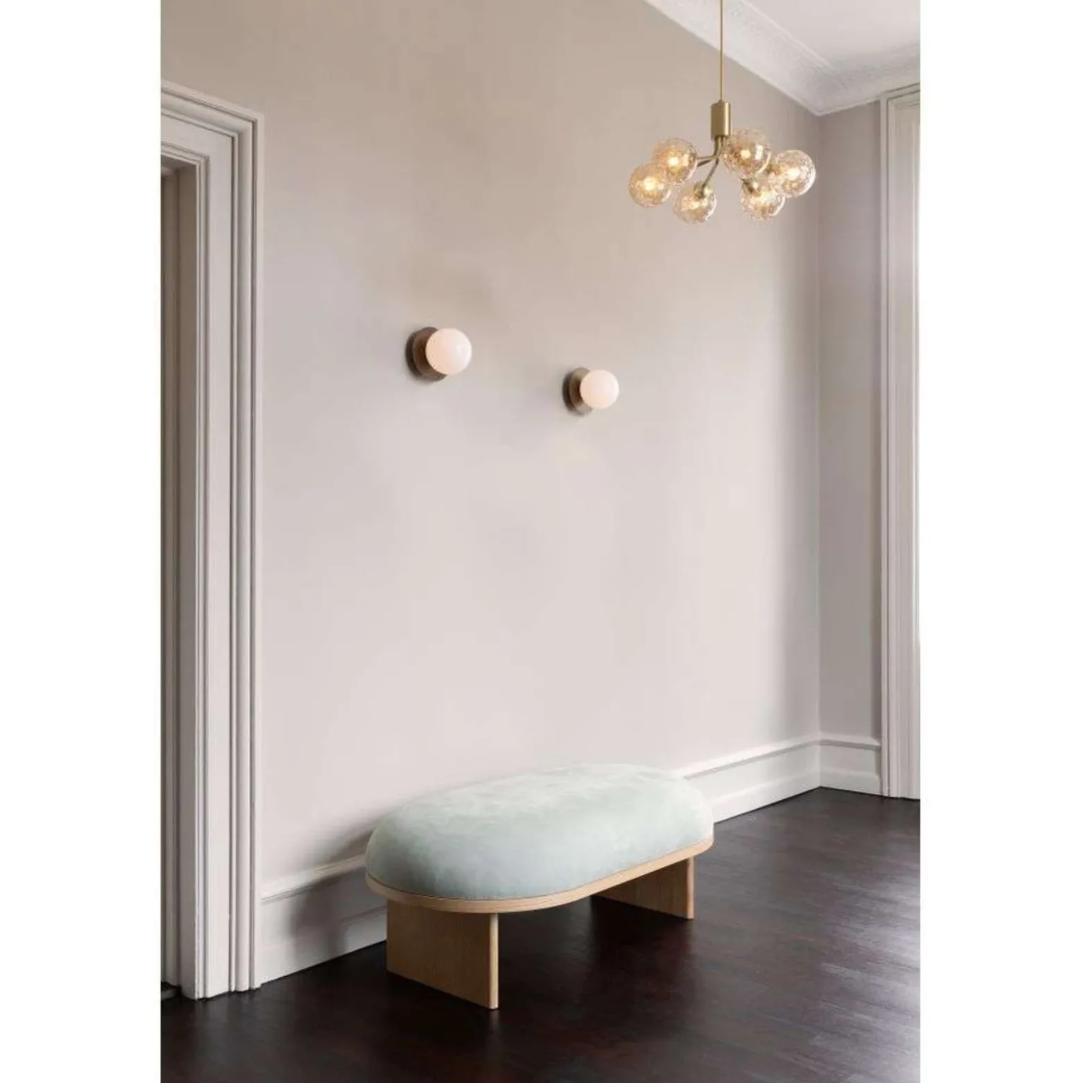 Aplique de pared Nuura Liila 1 Medium, bronce/ópal, IP44, G9