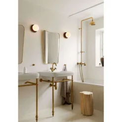 Aplique de pared Nuura Liila 1 Medium, bronce/ópal, IP44, G9