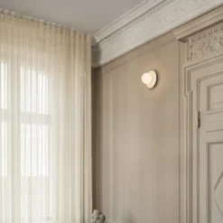 Aplique de pared Nuura Liila Muuse, Ø 20 cm IP44, blanco/ópalo