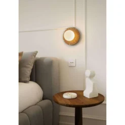 Aplique de pared Nuura Liila Muuse, Ø 20 cm, IP44, dorado/ópalo