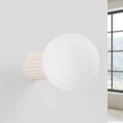 Aplique de pared ORBI, beige, vidrio/metal, Ø 12 cm, IP44, G9