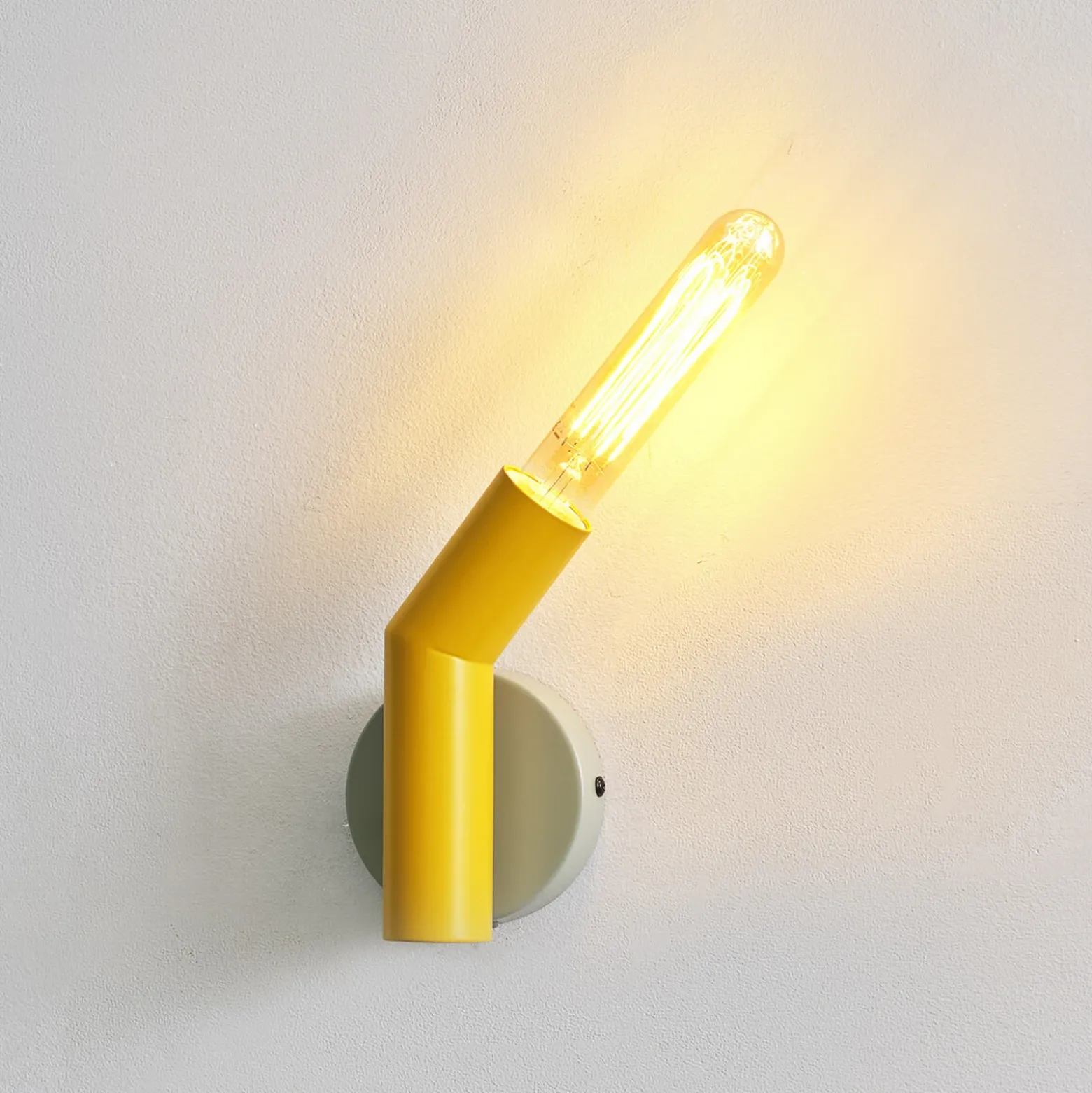 Aplique de pared OSRAM Decor Straw, 1 luz, gris/amarillo, acero, E27
