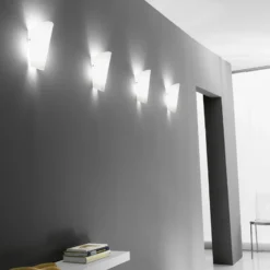 Aplique de pared Pleasant Bloom en blanco